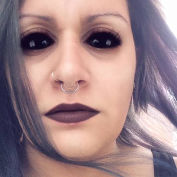 Meet your Posher, Tina - Picture 1 of 1